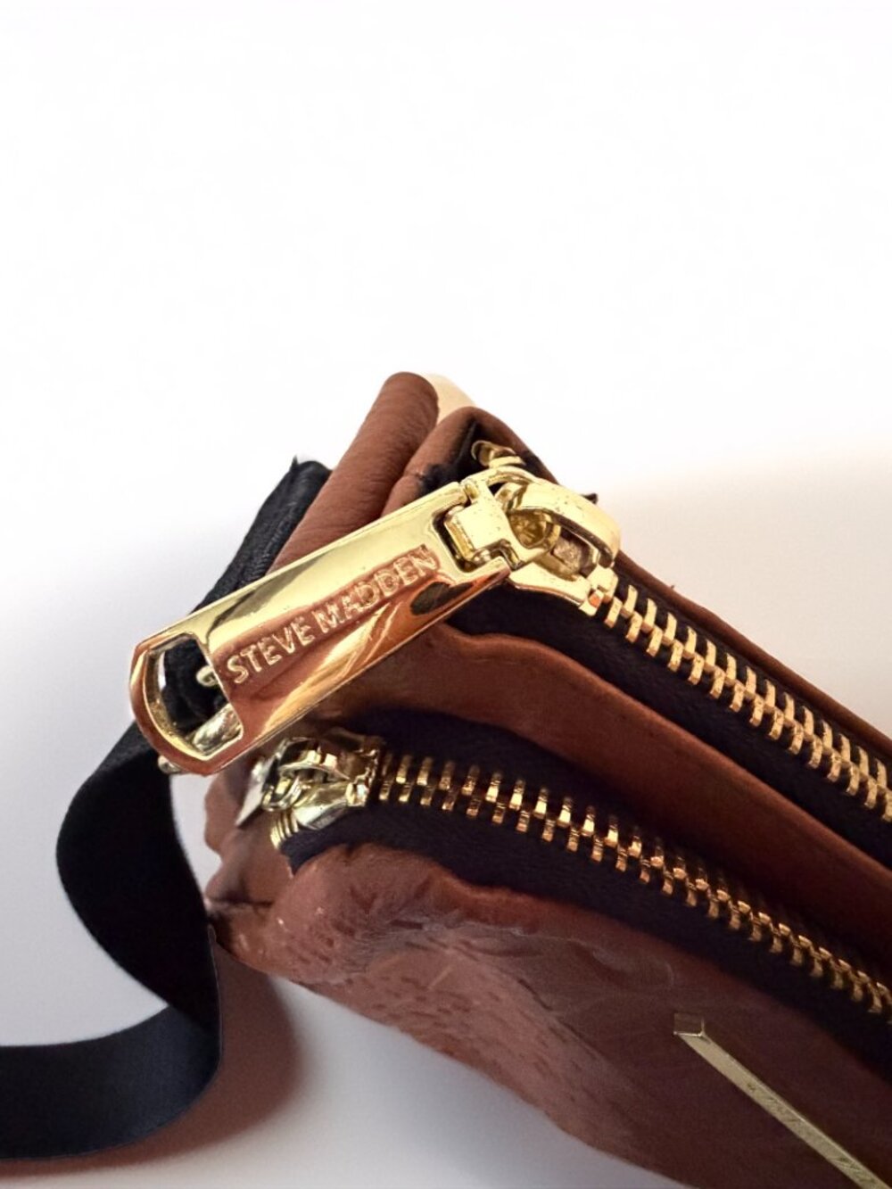 Steve Madden Embossed Faux Leather Brown Crossbody Bag Purse. - Picture 8 of 8